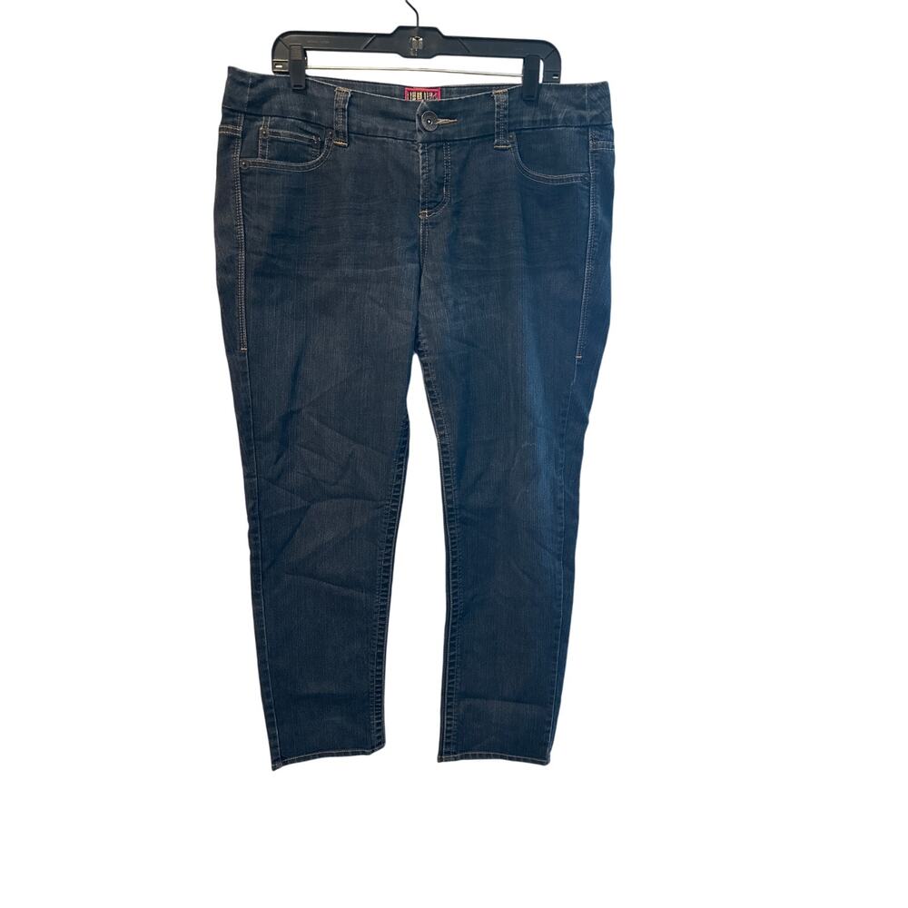Women’s Torrid Tapered Leg Jeans. Size 14